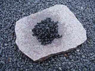 Norit granitskrver 16/32 (mrkegr/sorte)